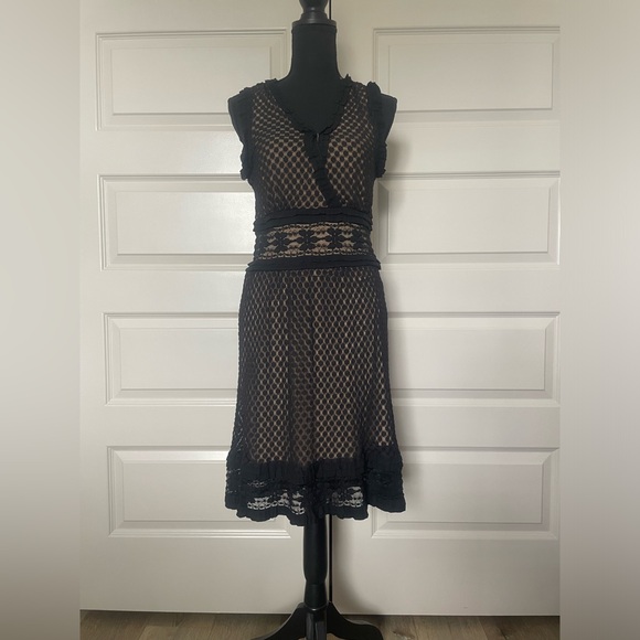 Max Studio Dresses & Skirts - Max Studio Knee-Length Laced Dress Sz XS